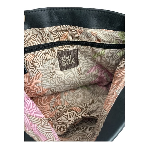 The Sak Serrano Saddle bag Black Leather Shoulder Bag with Gold details - Picture 7 of 10